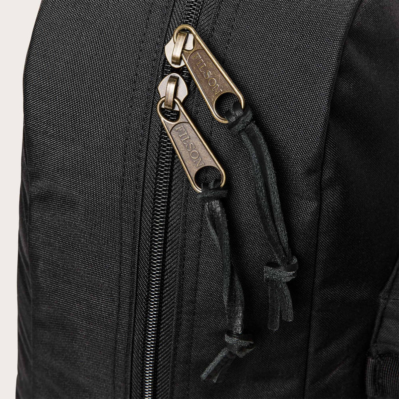 Surveyor 25l backpack par Filson | Black (Black)