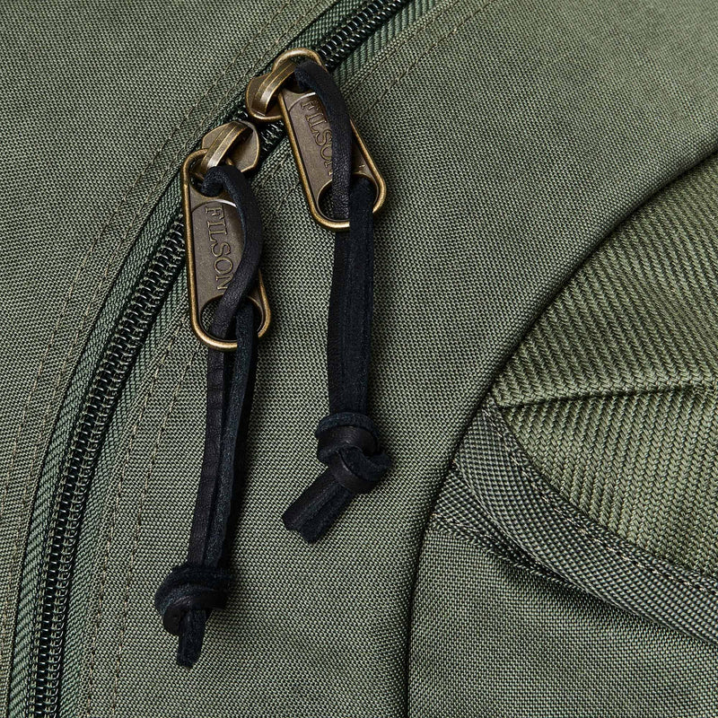 Surveyor 36l backpack par Filson | Service green (Green)