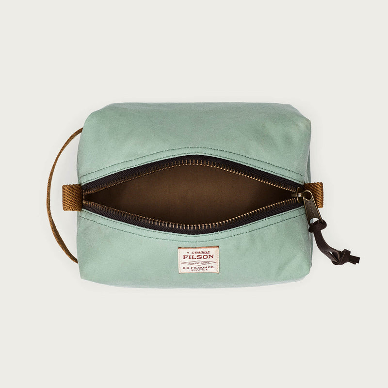 Tin cloth travel kit di Filson | Granite green (Blue)