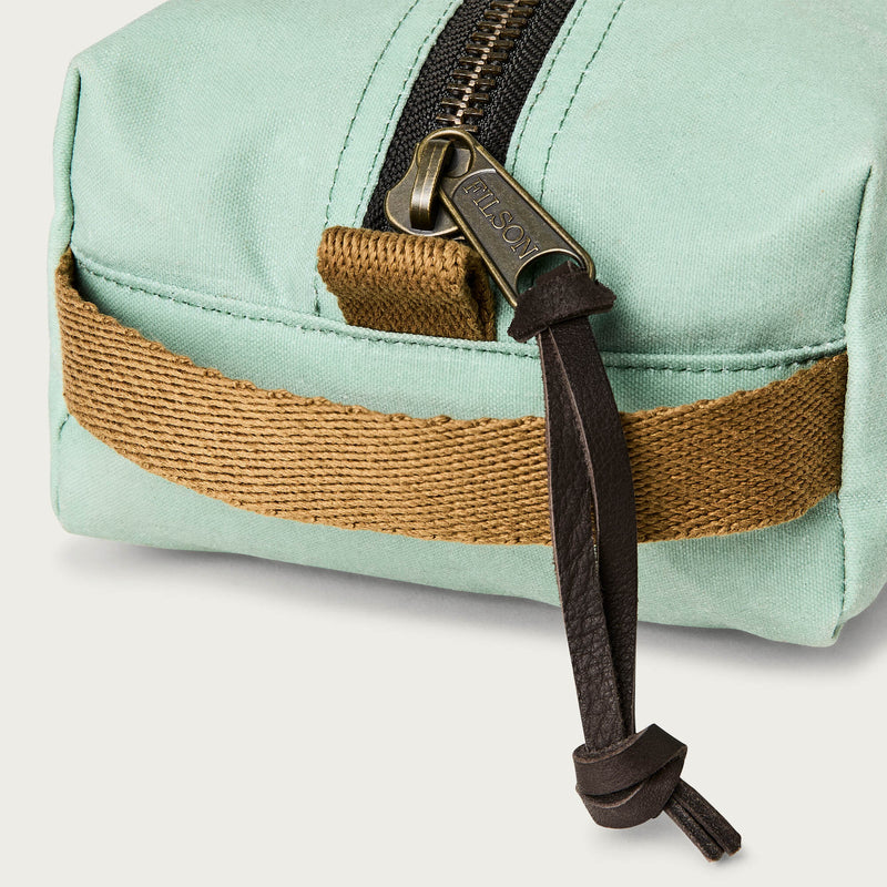 Tin cloth travel kit di Filson | Granite green (Blue)