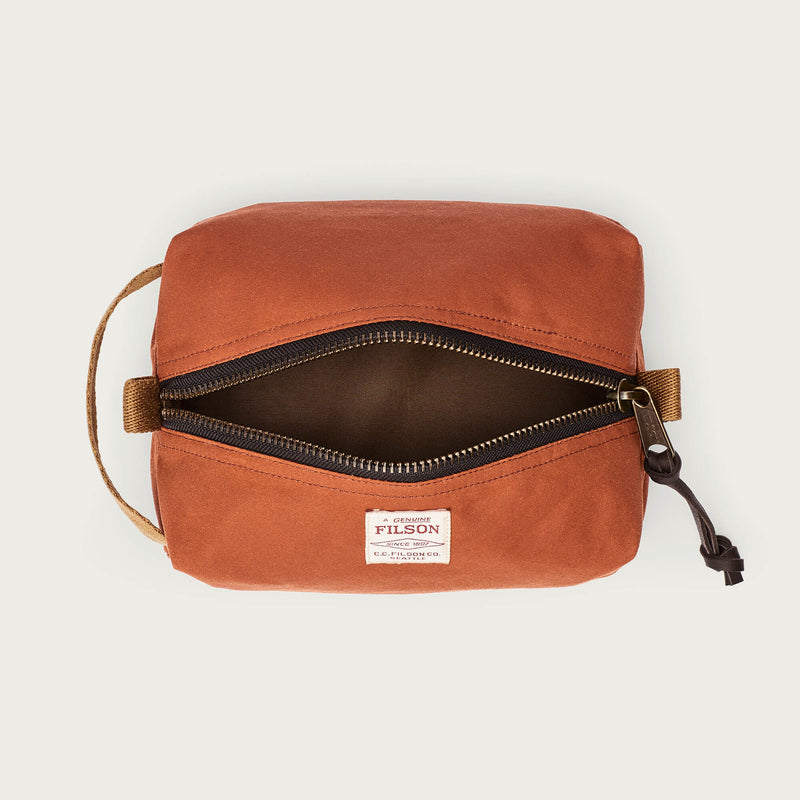 Tin cloth travel kit di Filson | Rust (Red)