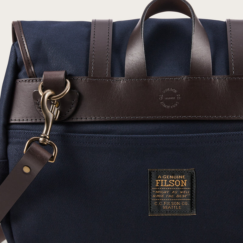 Rugged twill medium field bag di Filson | Navy (Blue)
