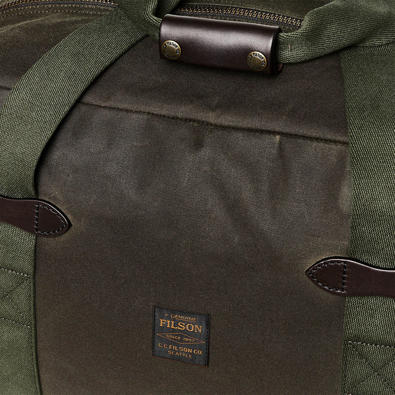 Tin cloth medium duffle bag par Filson | Otter green (Green)