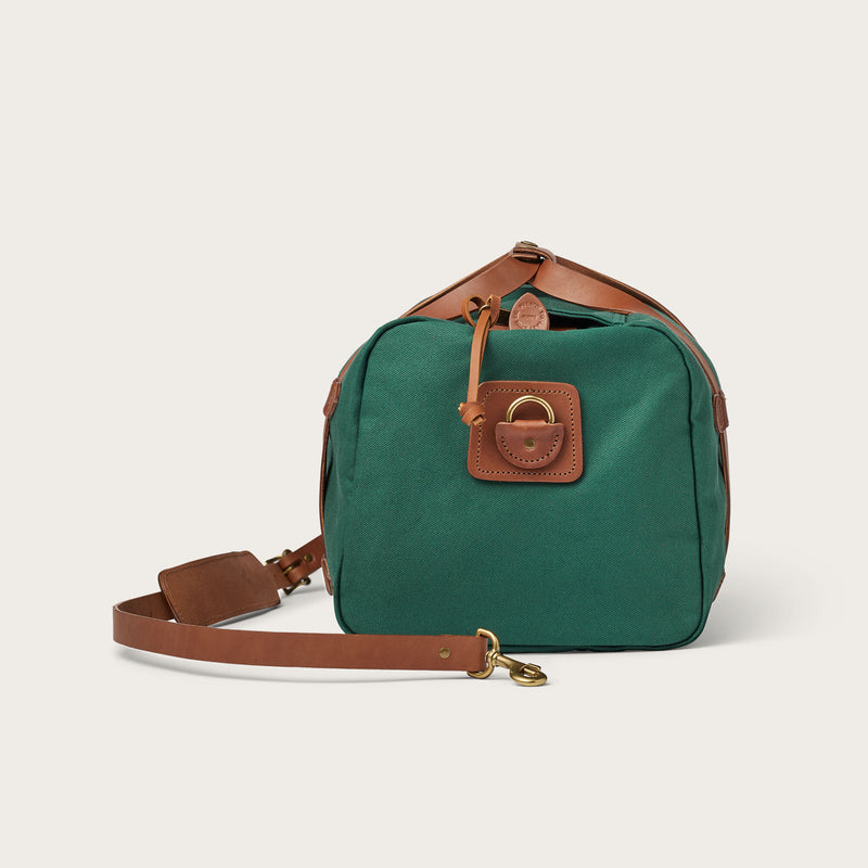 Small rugged twill duffle bag par Filson | Hemlock (Green)
