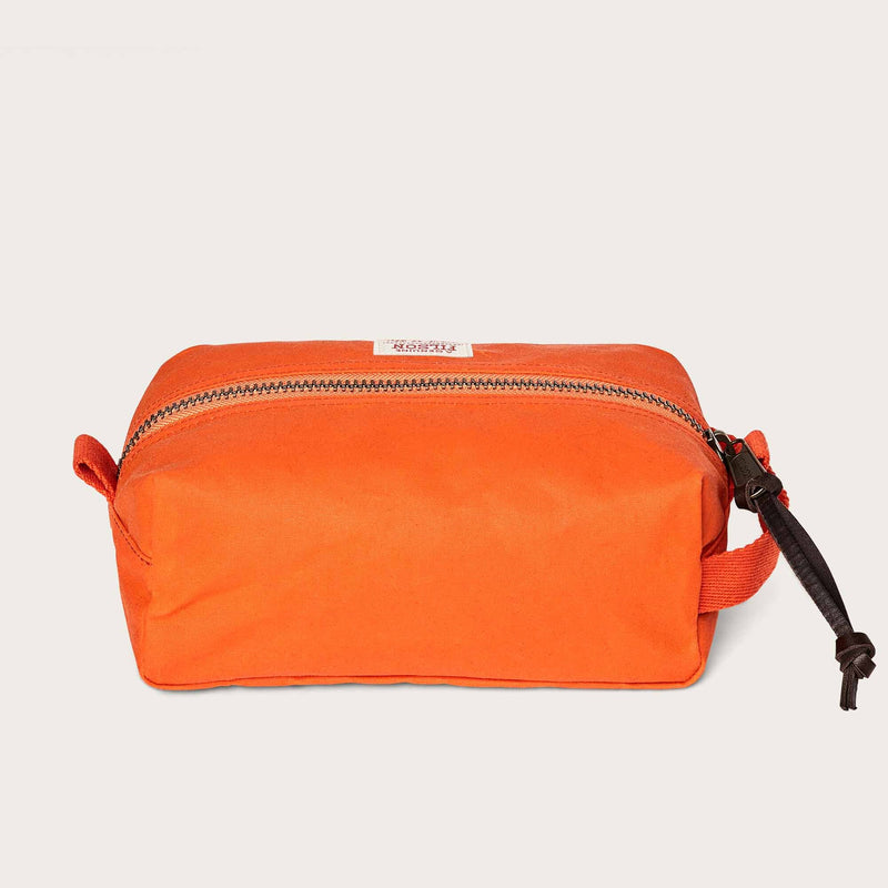 Tin cloth travel kit par Filson | Flame (Orange)