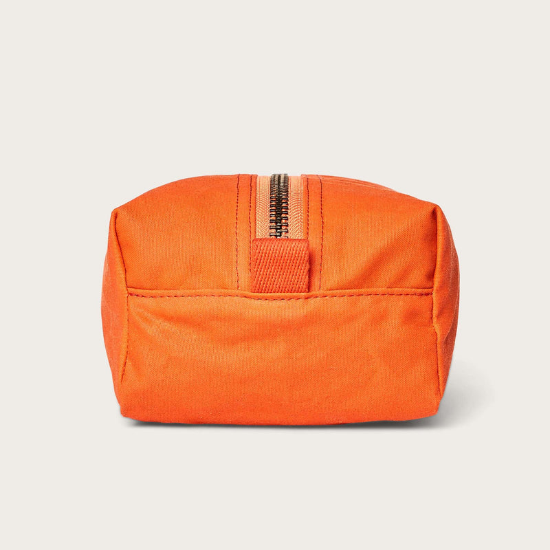 Tin cloth travel kit par Filson | Flame (Orange)