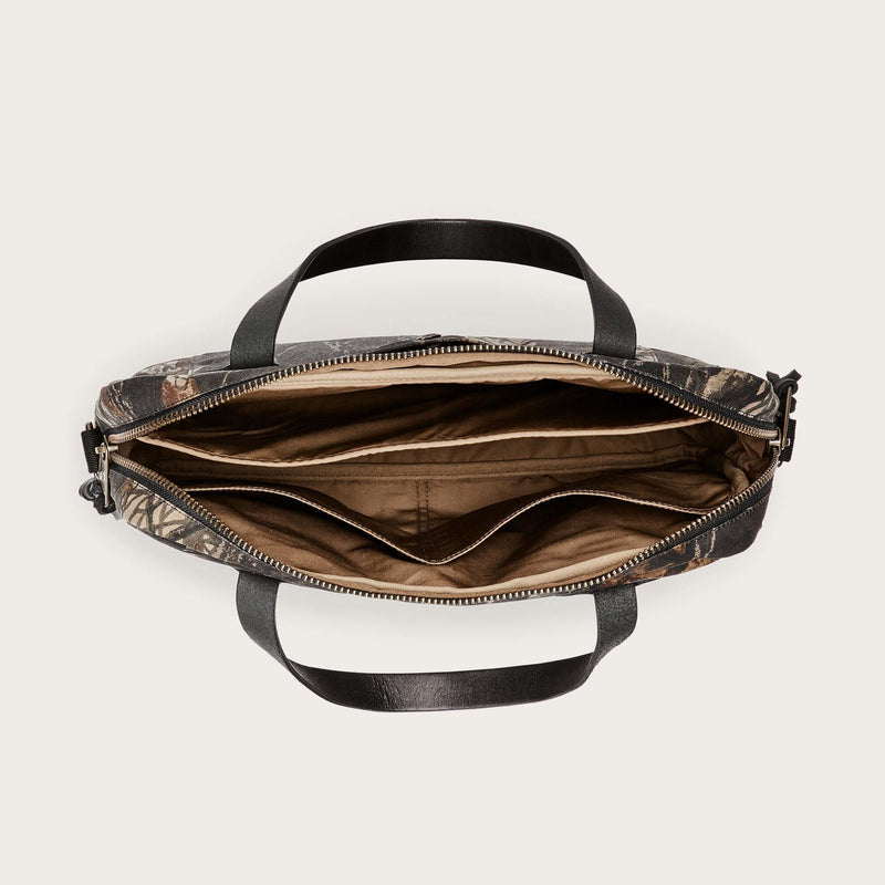 Tin cloth compact briefcase di Filson | Realtree hardwoods camo (Brown)