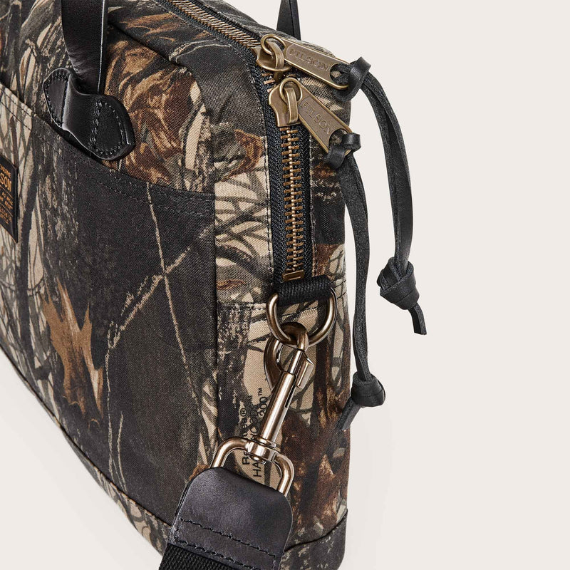 Tin cloth compact briefcase di Filson | Realtree hardwoods camo (Brown)