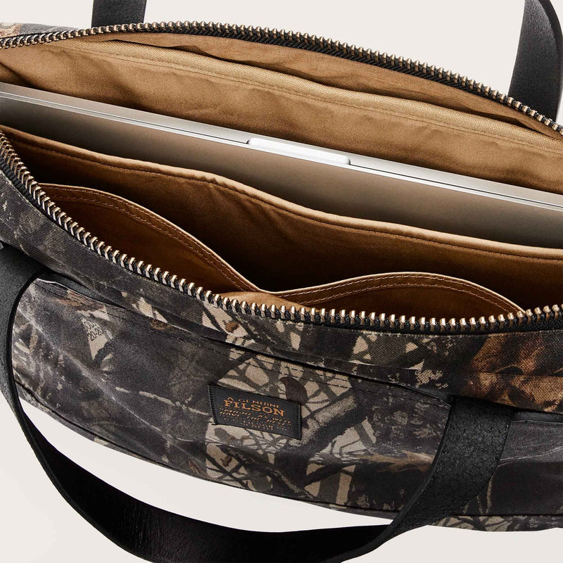 Tin cloth compact briefcase di Filson | Realtree hardwoods camo (Brown)