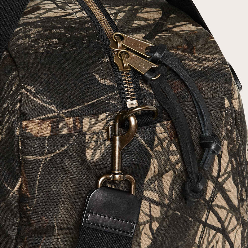 Small tin cloth duffle bag by Filson | Realtree hardwoods c (Brown)