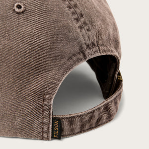Washed low-profile logger cap von Filson | Washed brown (Brown)