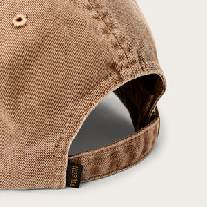 Washed low-profile logger cap von Filson | Washed tan (Beige)