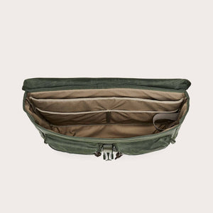 Surveyor messenger bag von Filson | Service green (Green)