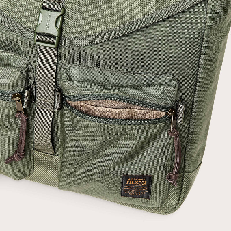 Surveyor messenger bag von Filson | Service green (Green)