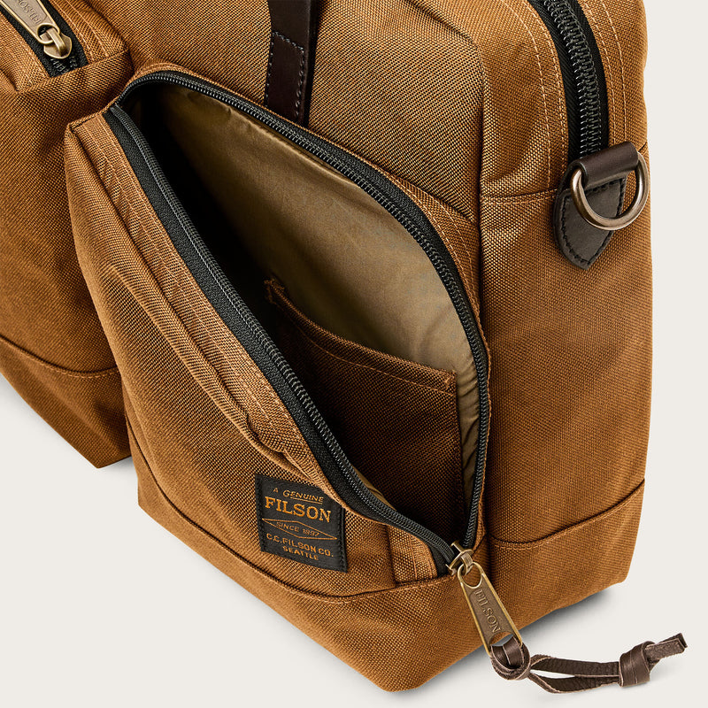 Dryden briefcase di Filson | Whiskey (Beige)