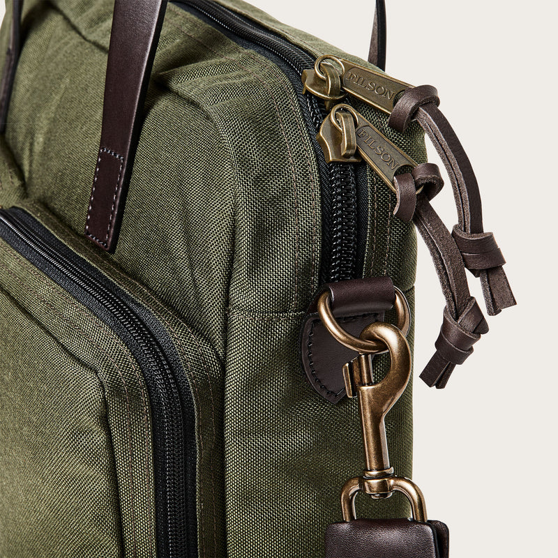 Dryden briefcase di Filson | Otter green (Green)