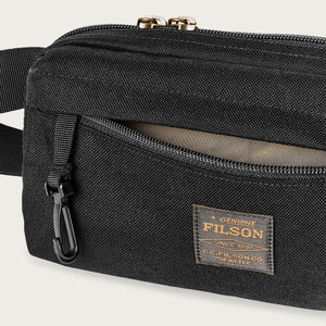 Dryden crossbody bag von Filson | Black (Black)