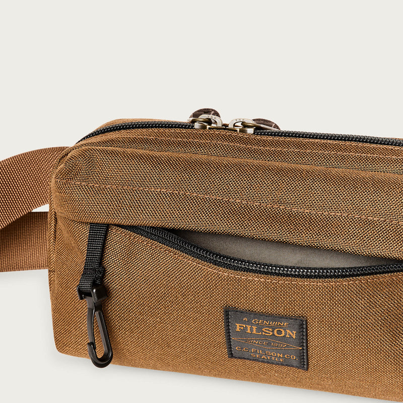 Dryden crossbody bag von Filson | Whiskey (Brown)