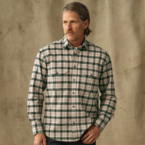 Alaskan guide shirt by Filson | Oatmeal / pine plaid (Green)