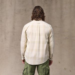 Vintage wash alaskan guide shirt by Filson | Sand / stone plaid (Beige)