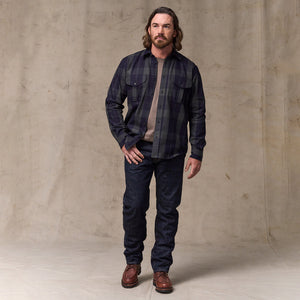 Vintage wash alaskan guide shirt by Filson | Indigo / faded black (Black)