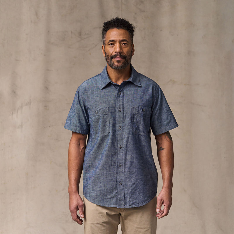 Short sleeve chambray shirt by Filson | Vintage fade chambra (Blue)