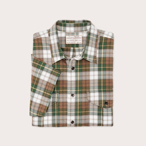 Short sleeve lightweight alaskan guide shirt von Filson | Green / white / brown plaid (Multicolor)