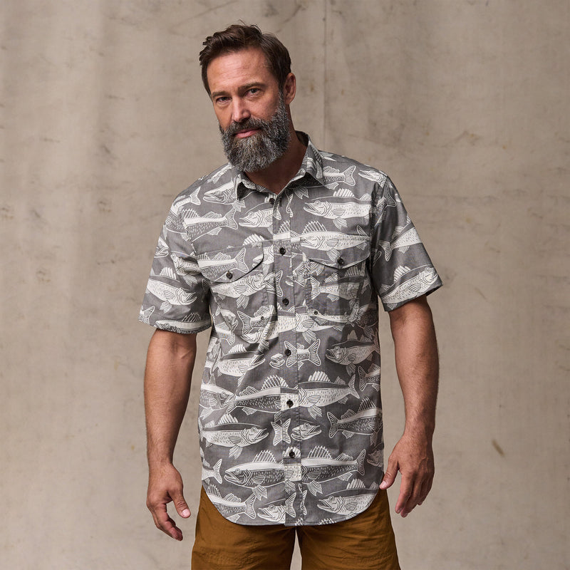 Twin lakes short sleeve sport shirt by Filson | Beluga / print (Gray)