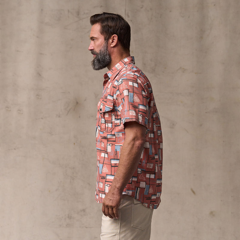 Short sleeve lightweight alaskan guide shirt von Filson | Russet / print (Pink)