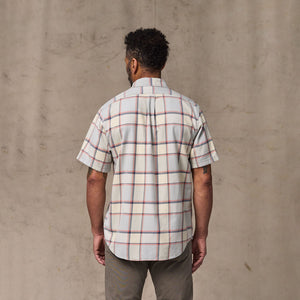 Short sleeve lightweight alaskan guide shirt von Filson | Light blue / tan plaid (Multicolor)