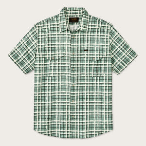 Chemise alaskan guide légère à manches courtes von Filson | Deep sea / speckle plaid (Green)
