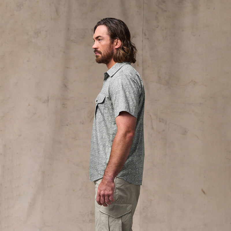 Filson's washed short sleeve feather cloth shirt by Filson | Khaki / print (Green)