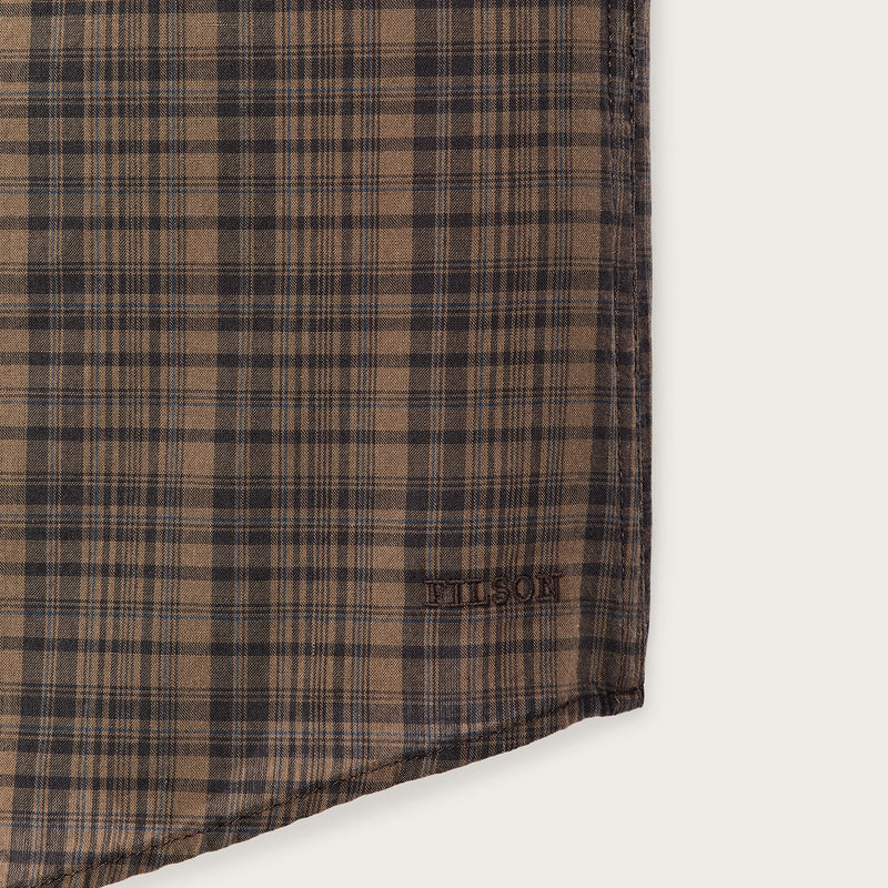 Short sleeve madras popover shirt von Filson | Brown / olive plaid (Brown)