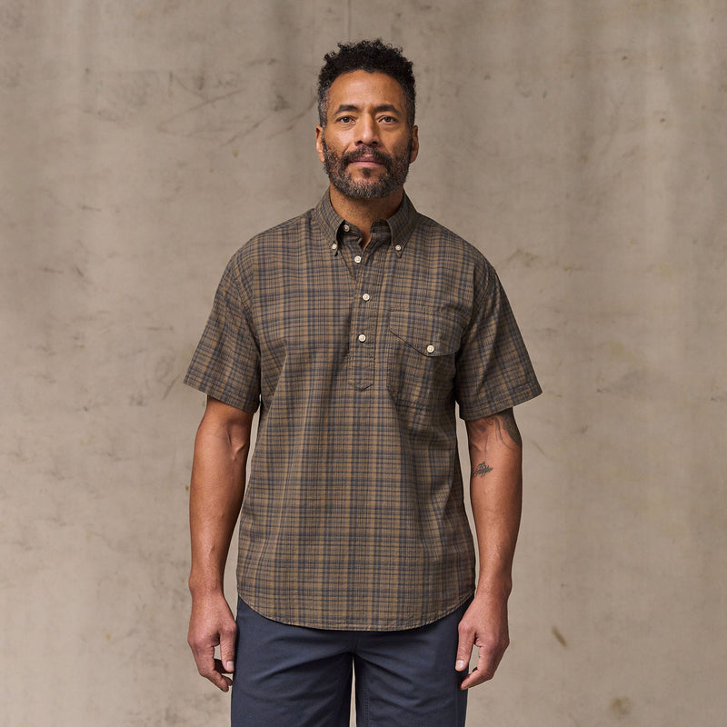 Short sleeve madras popover shirt von Filson | Brown / olive plaid (Brown)