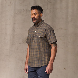 Short sleeve madras popover shirt von Filson | Brown / olive plaid (Brown)