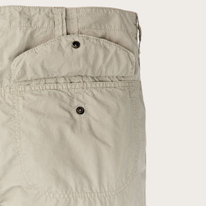 Tropical poplin cargo pants von Filson | Dried sage (White)