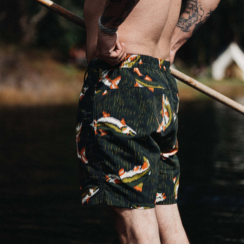 Cooper lake trunks von Filson | Trout falls (Multicolor)