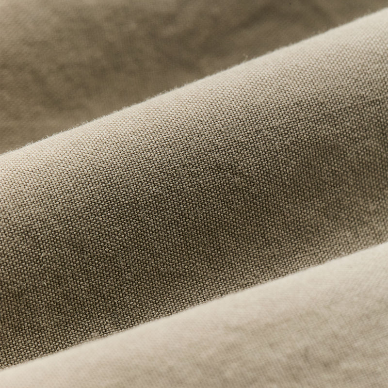 Tropical poplin cargo shorts von Filson | Dried sage (White)