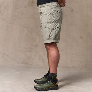 Tropical poplin cargo shorts von Filson | Dried sage (White)