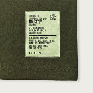 Filson x housefly graphic t-shirt von Filson | Cypress / energy (Green)