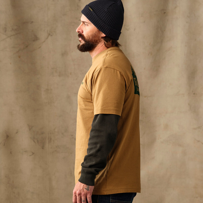 Scenic graphic t-shirt von Filson | Dull gold (Beige)