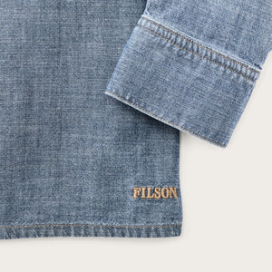 Women’s chambray shirt von Filson | Light indigo chambray (Blue)