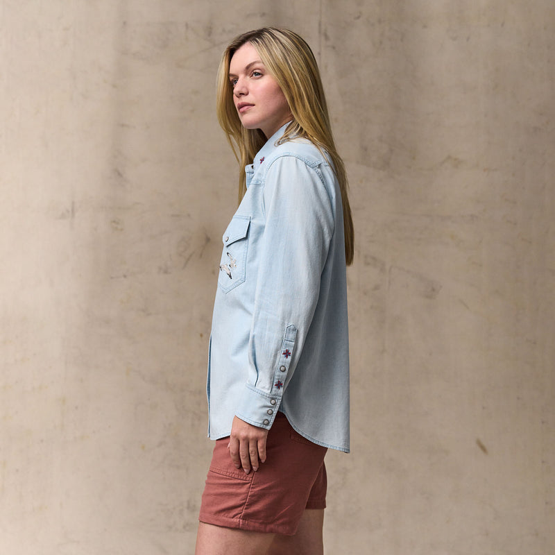 Women's embroidered western shirt von Filson | Light indigo (Blue)