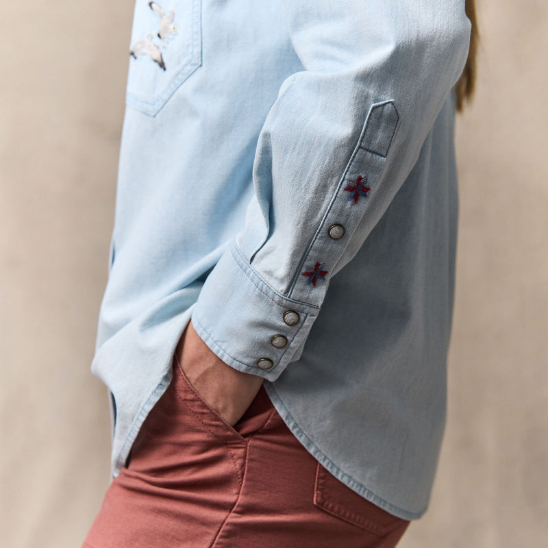 Women's embroidered western shirt von Filson | Light indigo (Blue)