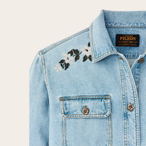 Women's embroidered denim shirt von Filson | Pale indigo (Blue)