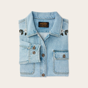 Women's embroidered denim shirt von Filson | Pale indigo (Blue)