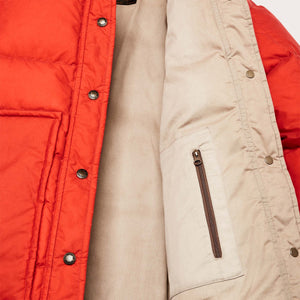 Women's waxed down barn coat von Filson | Campfire (Orange)