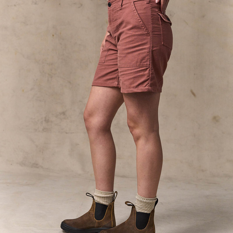 Women's reverse sateen supply shorts von Filson | Mahogany (Pink)