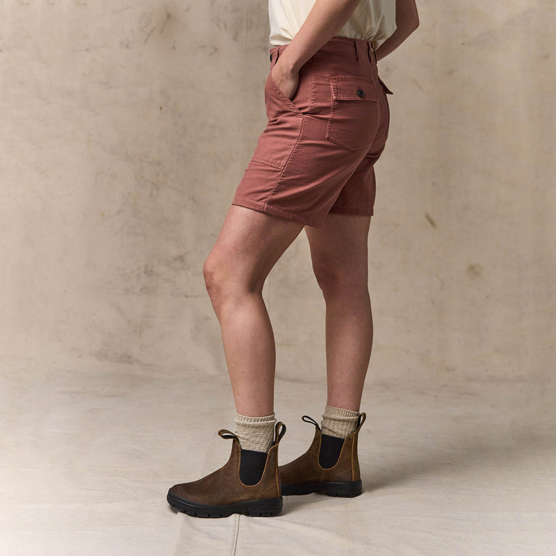 Women's reverse sateen supply shorts von Filson | Mahogany (Pink)