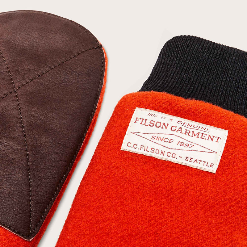 Leather palm mackinaw wool mittens von Filson | Flame (Orange)